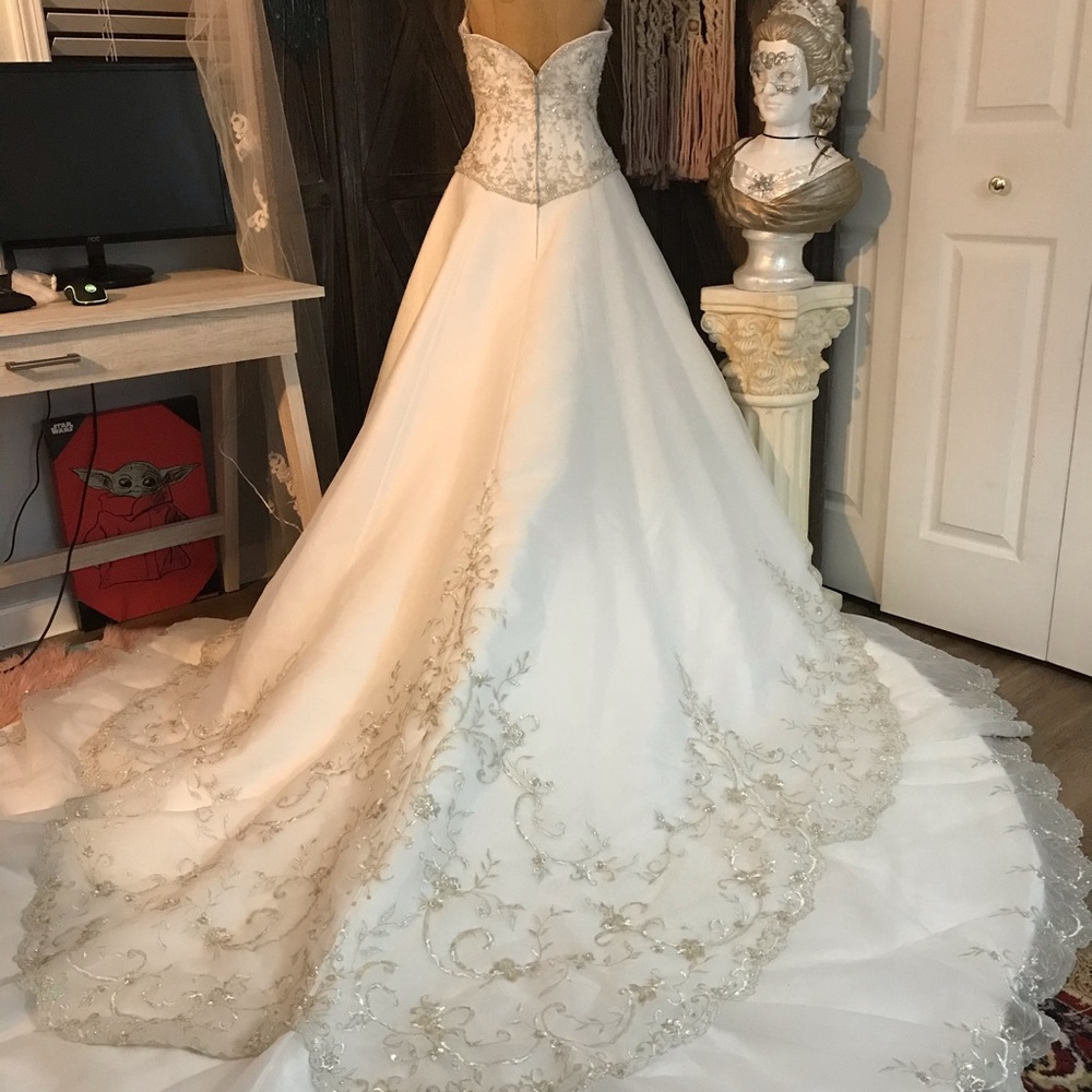 Mori Lee Wedding dress embellished beaded sz 8